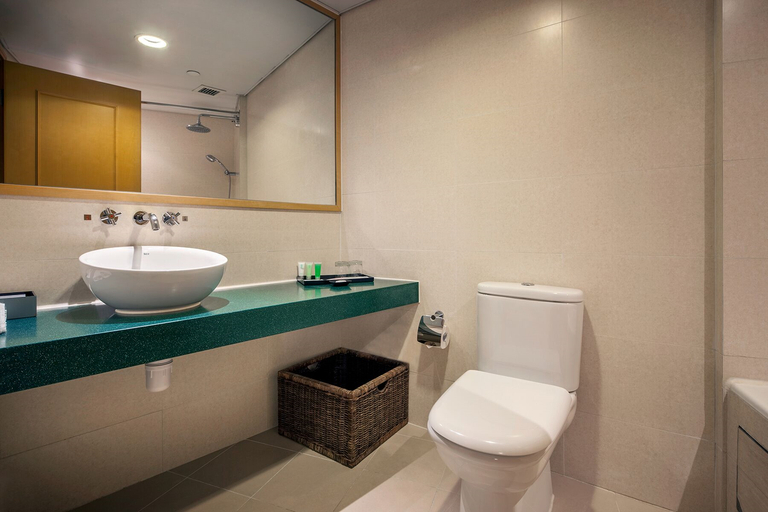 Bathroom 14