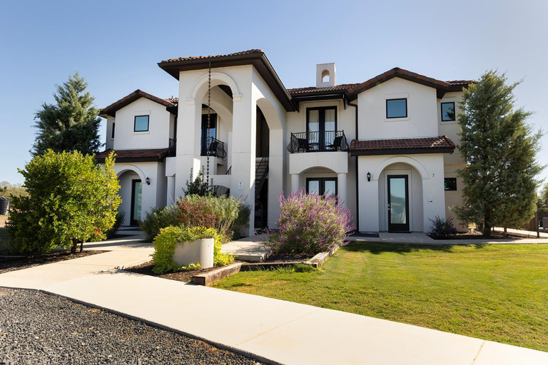 Exterior view 3, Barons Creek Vineyards, Gillespie