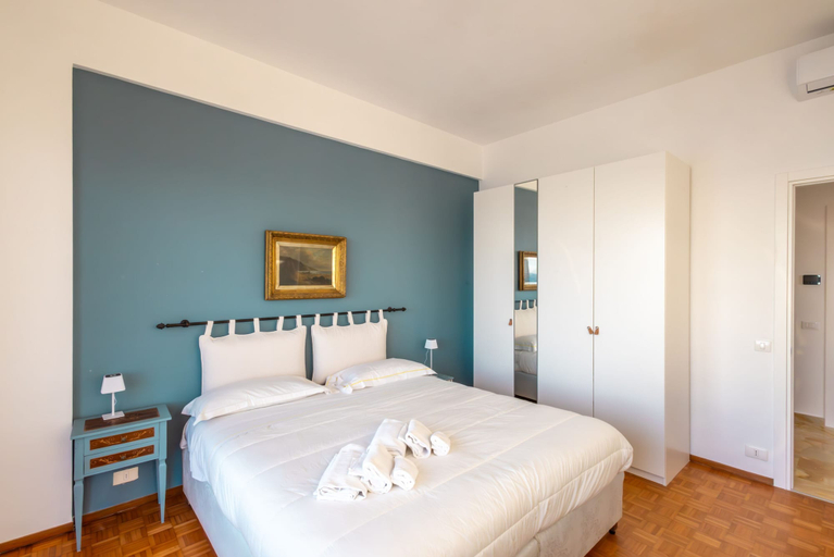 Room 3, Sky Sea Apartment by Wonderful Italy, Imperia