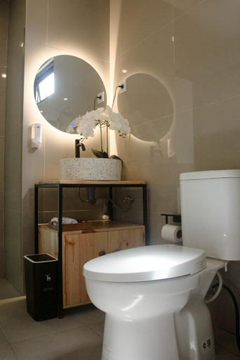 Bathroom 4, Tri Dharma suites, Gianyar