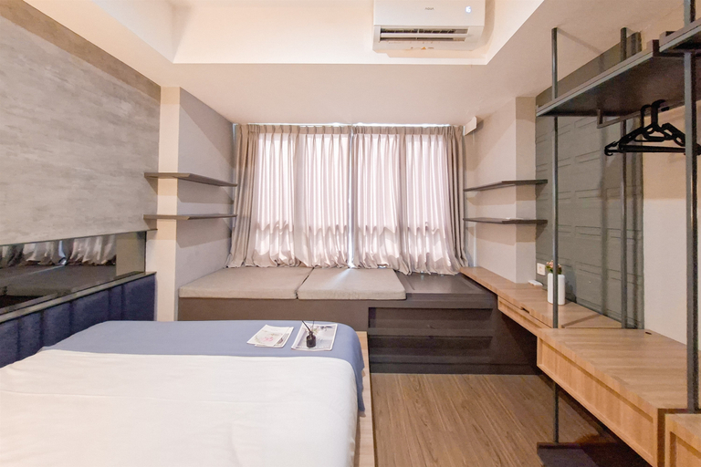 Bedroom 2, Well Furnished 1BR at Collins Boulevard Apartment By Travelio, Tangerang