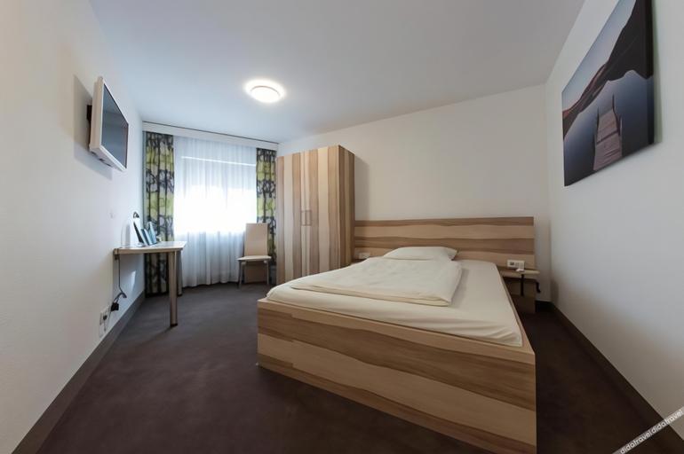 Bedroom 3, Hotel Stadt Tuttlingen, Tuttlingen