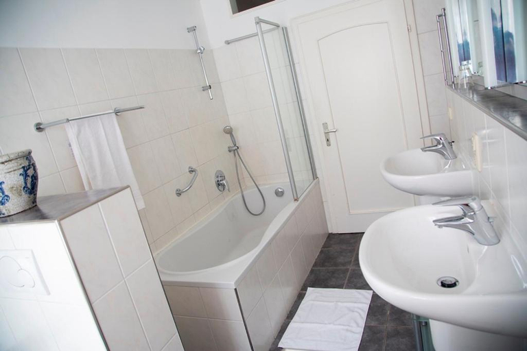 Bedroom 4, Hotel Zum Goldenen Stern, Eifelkreis Bitburg-Prüm