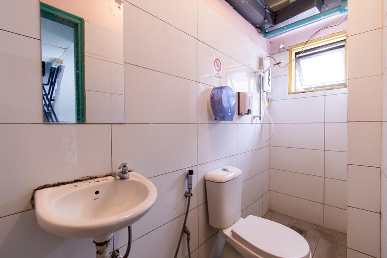 Bathroom 5, Travel Hub Hightstreet, Kuala Lumpur