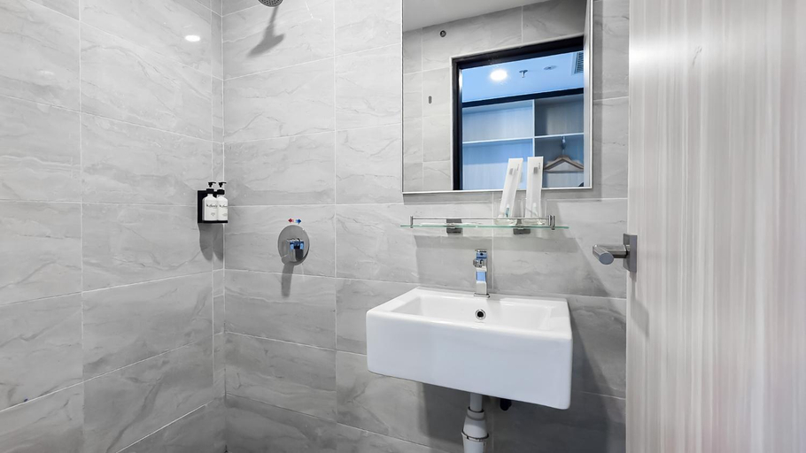 Bathroom 8