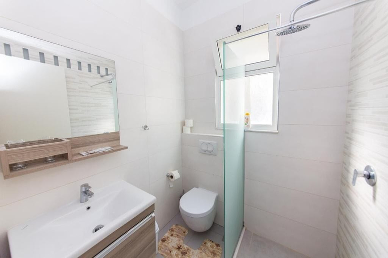 Bathroom 4, Hotel Andi, Durrësit