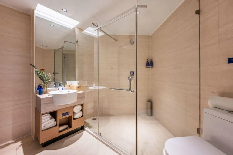 Bathroom 4, Super 8 Collection Hotel (Lanzhou Railway Station Hongxingxiang Subway Station), Lanzhou