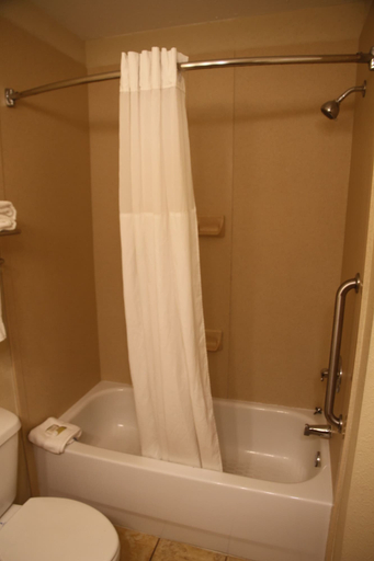 Bathroom 4, Days Inn by Wyndham Semmes/Mobile, Mobile