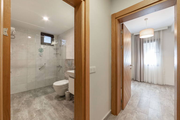 Bathroom 5, Dorman Suites Hotel, Bodrum