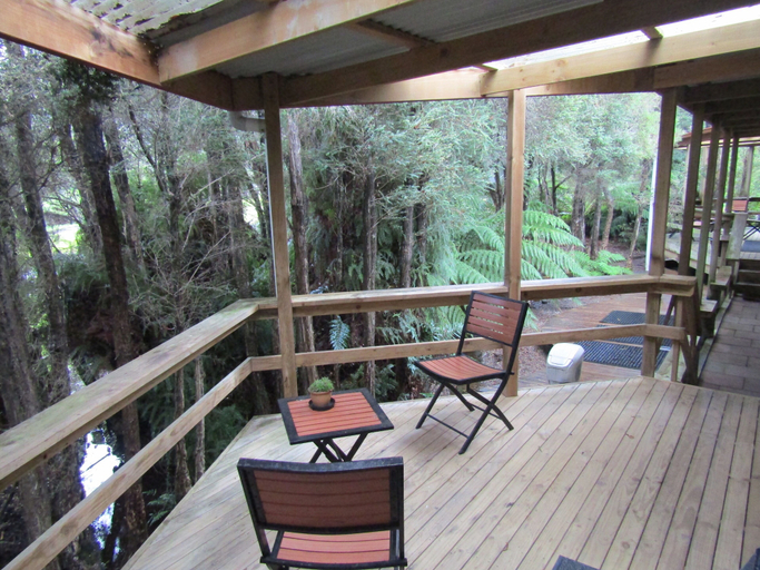 Others 4, The Crays Accommodation, West Coast