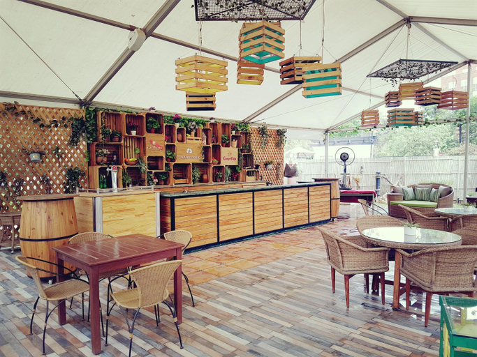 Food & Drinks 5, The Palms Town & Country Club - Resort, Gurgaon