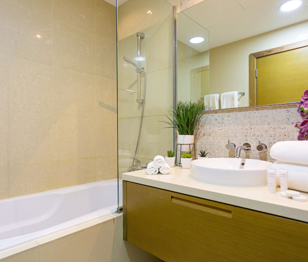 Bathroom 2, Westminster Claren Tower - Downtown, Dubai