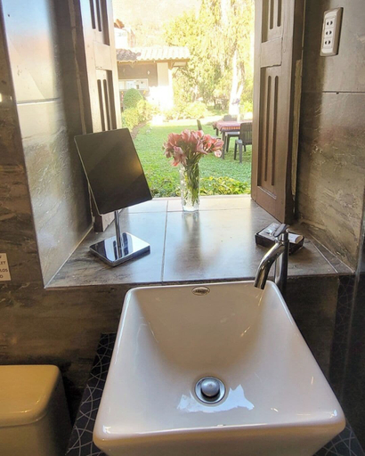 Bathroom 4, RHOUSE Calca, Calca