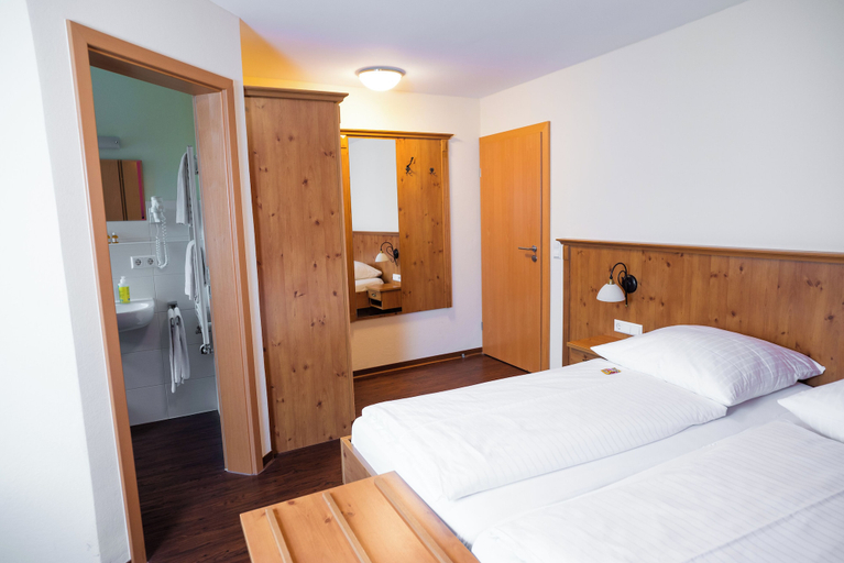 Bedroom 3, Hotel Landgasthof Linde, Bodenseekreis