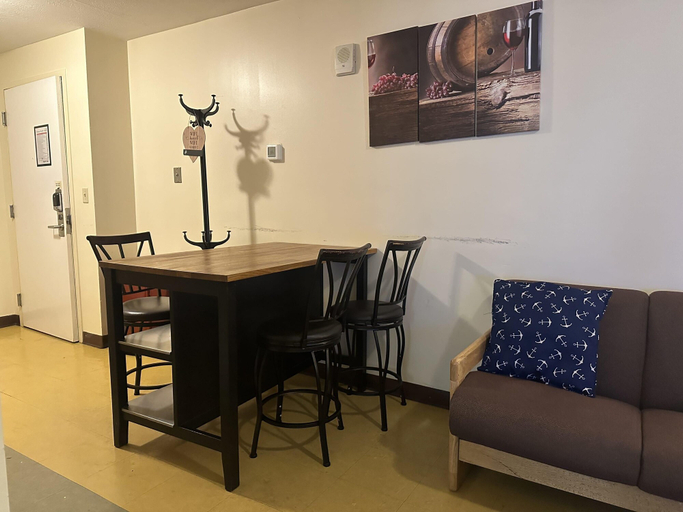 Room 3, 2bedroom 2bathroom Apt Downtown Walk Anywhere, Allegheny