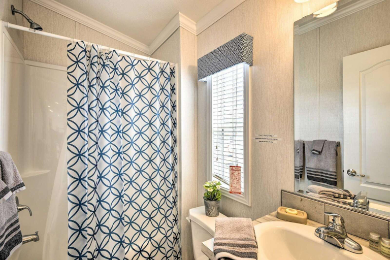 Bathroom 3, Equestrian House Suites, Wayne