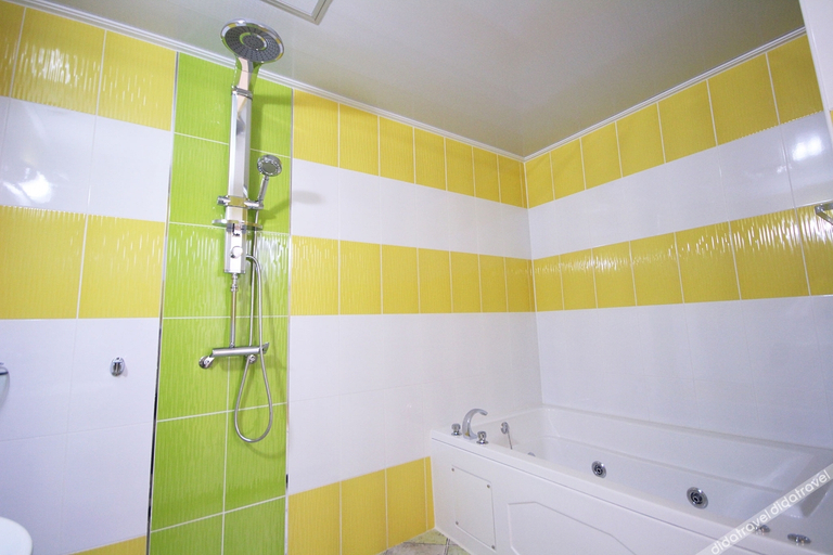 Bathroom 5, Gyeongsan W Good Time, Dong