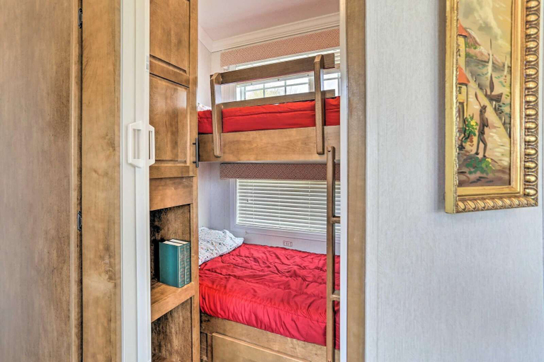 Bedroom 2, Equestrian House Suites, Wayne