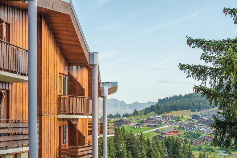 Exterior & Views