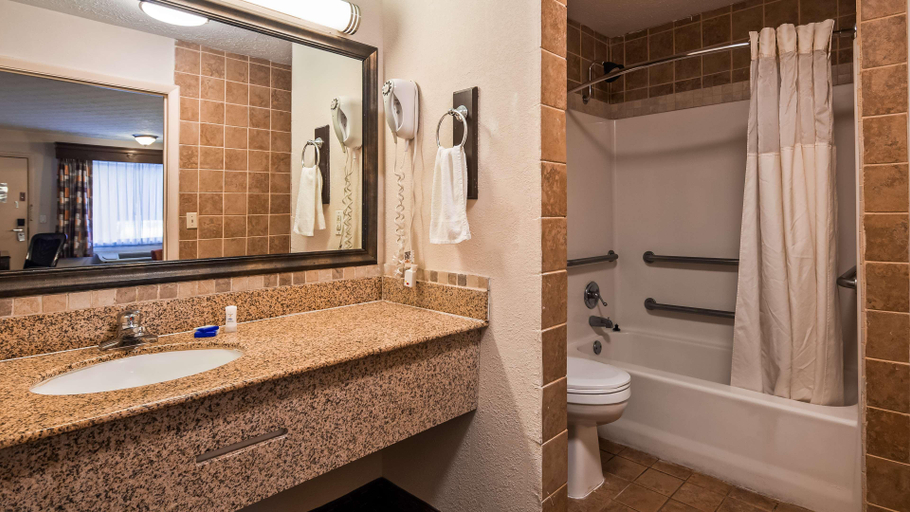 Bathroom 4, Best Western Braselton Inn, Jackson