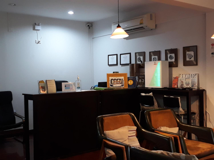Food & Drinks 4, House 23 Guesthouse, Wattana