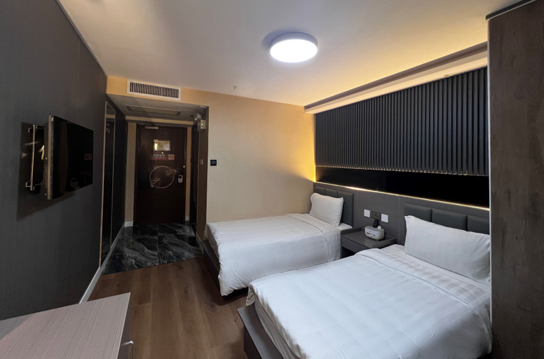 Bedroom 3, Hennessy Hotel, Hong Kong Island