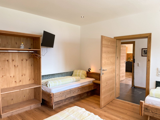 Room 2, Holiday Home Near Zillertal Arena, Schwaz