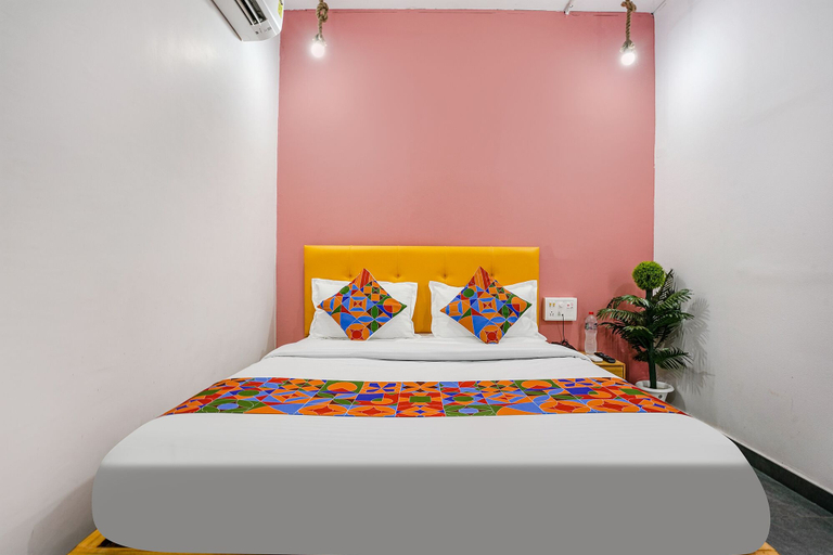 Bedroom 3, Hotel Skycity Premium AC Room in Surat, Surat