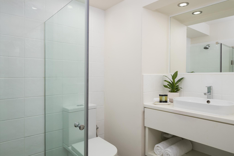 Bathroom 23
