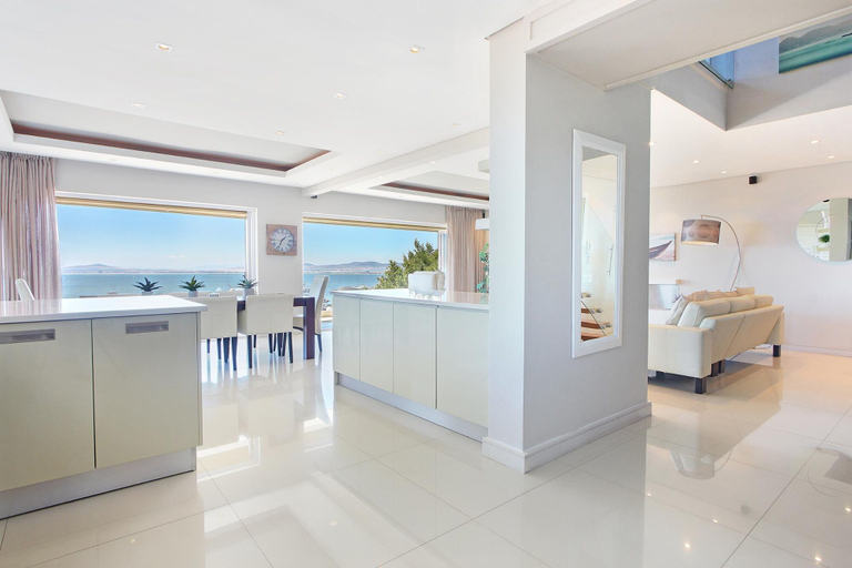 Room 2, Spacious 3bed Apt Overlooking Cape Town Panova, City of Cape Town