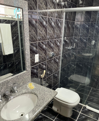 Bathroom 4, ABBAS HOTEL, Uberlândia