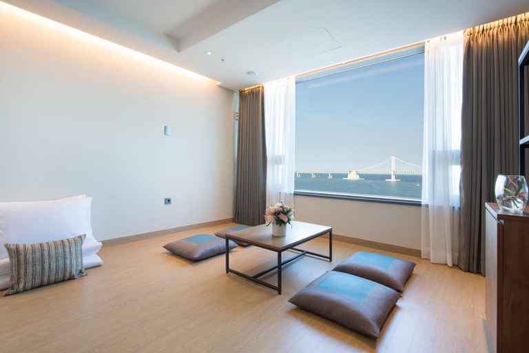 Others 5, Hotel Central Bay, Suyeong