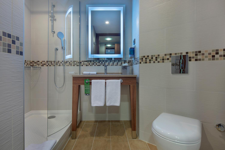 Bathroom 2, Hampton by Hilton Istanbul Kayasehir, Basaksehir