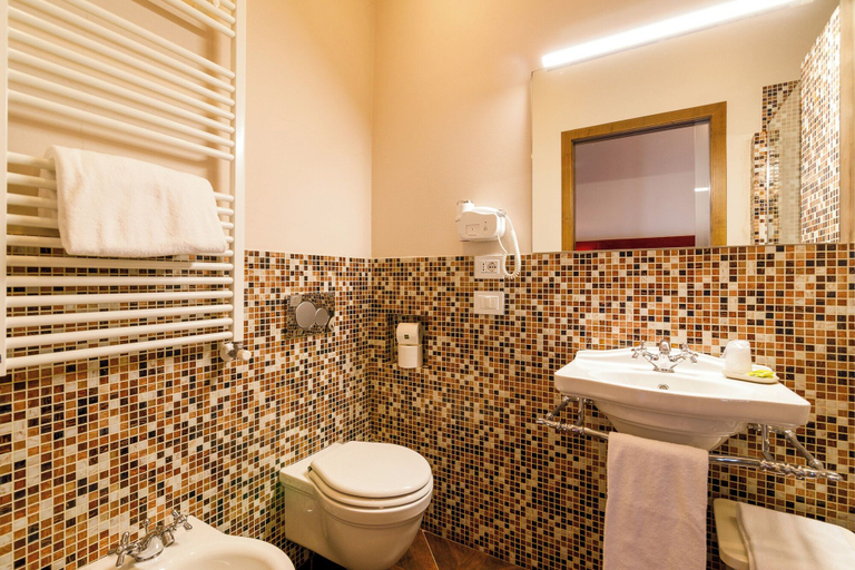 Bathroom 5, Villa Lecchi Hotel Wellness, Siena