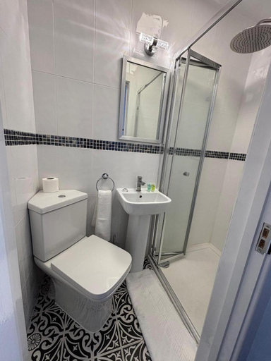 Bathroom 5, Stanley House, London