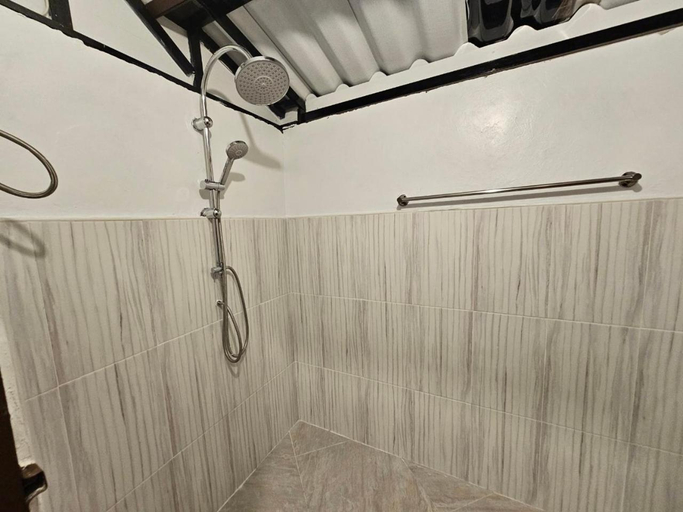 Bathroom 25