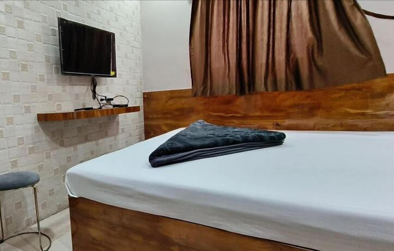 Others 3, HOTEL SOCIETY, Kolkata
