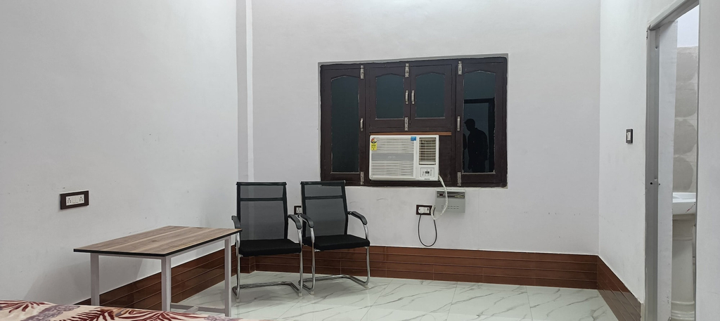Bedroom 1, Hotel Shiv Savitri Ayodhya, Barabanki