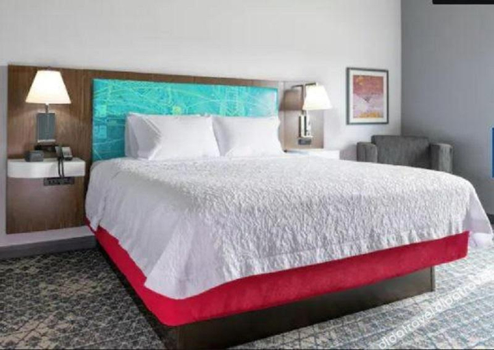 Bedroom 3, Hampton Inn Tappahannock, Essex