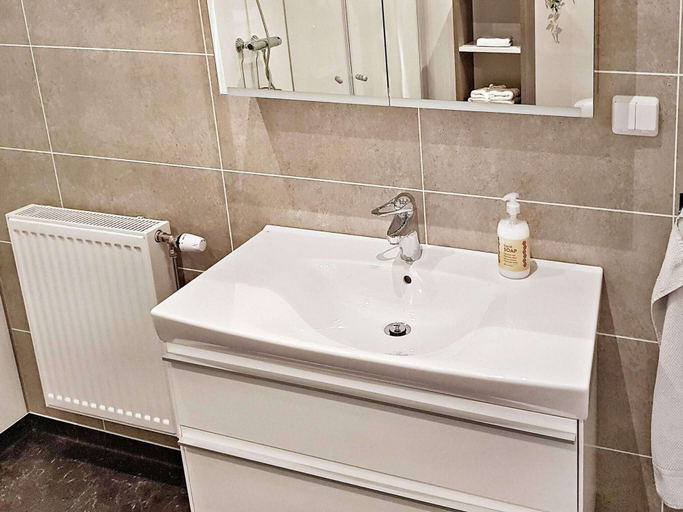 Bathroom 4, 4 Person Holiday Home in Brattvag, Haram