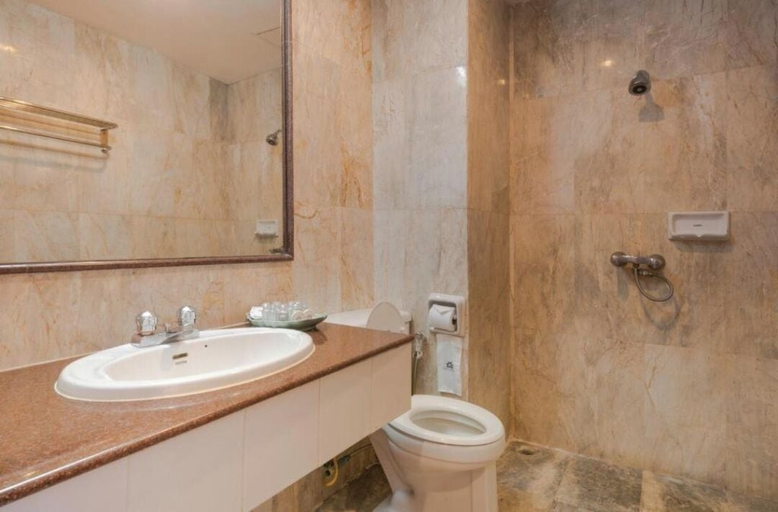Bathroom 5, Mike Beach Resort Pattaya, Pattaya
