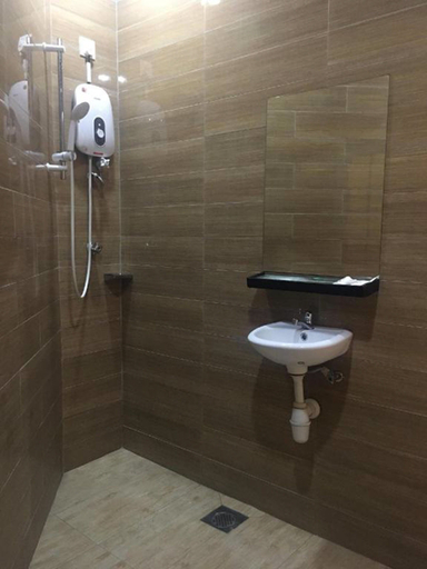 Bathroom 4, D'Spark Hotel Bayu Tinggi, Klang