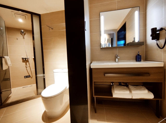 Bathroom 3, Hanting Hotel Qingdao Nanjing Road, Qingdao