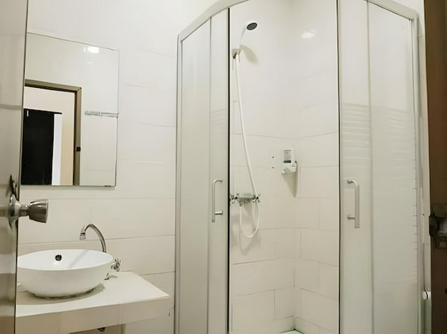 Bathroom 3, Grand Charis Hotel Tulungagung, Tulungagung