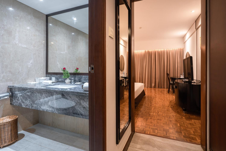 Bathroom 15