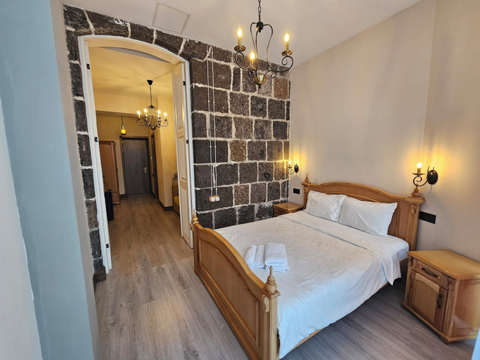 Bedroom 2, Old Avenue Hotel