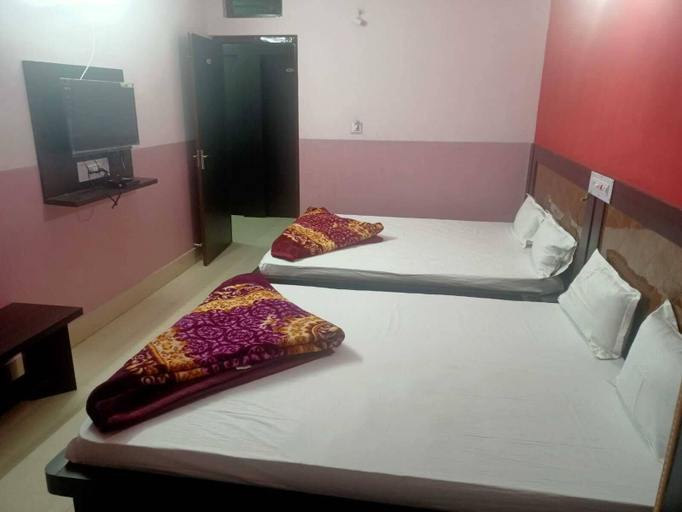 Bedroom 5, New Yatrik Hotel, Deoghar