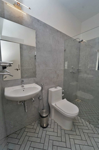 Bathroom 3, Maashpi Hotel & Resort, North Goa