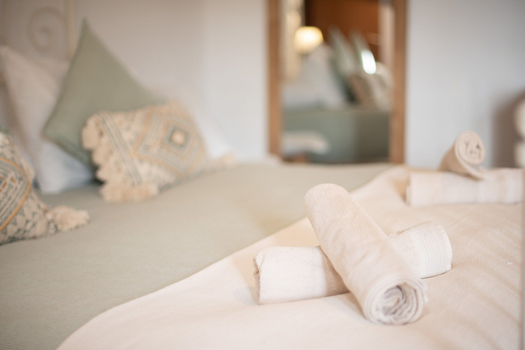 Room 4, Els Abats - Villa With Private Pool In Fornalutx, Baleares