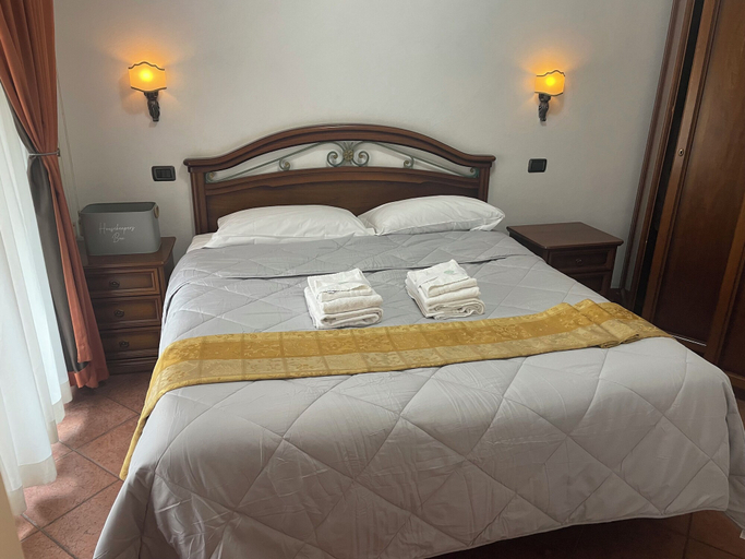 Bedroom 2, Euro House Inn Airport, Rome